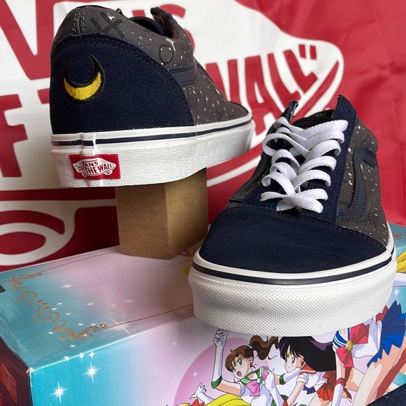 Vans Old Skool
Pretty Guardians Sailor Moon 
VNOA7Q2JJDU
Men’s sneakers - Picture 8 of 16